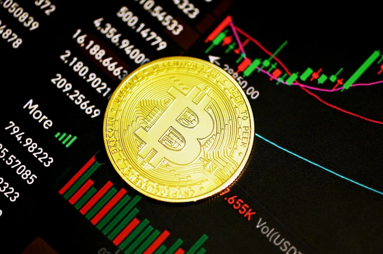 Why Bitcoin Is Falling Even as the Fed Cuts Rates